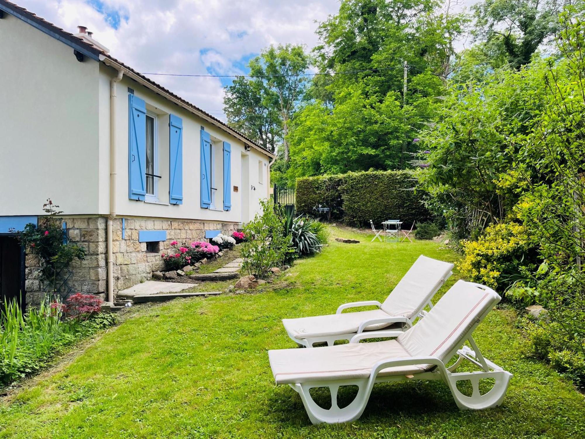 Les Volets Bleus Vila Parmain Exterior foto