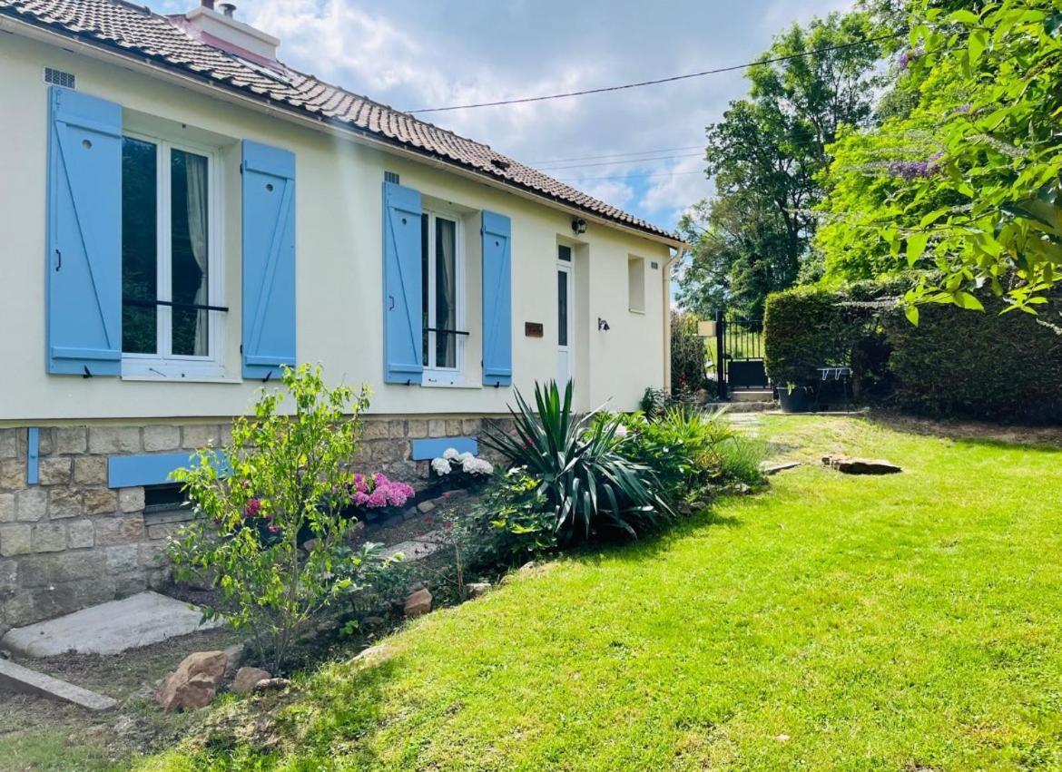 Les Volets Bleus Vila Parmain Exterior foto